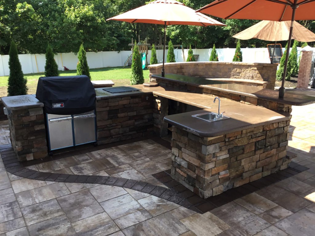Outdoor Kitchen created by Long Island Poolscapes